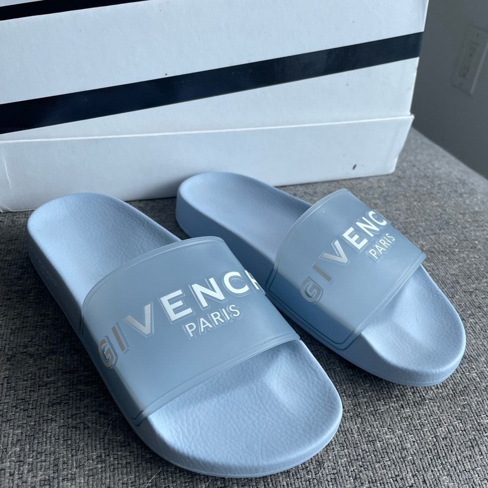 🫧GIVENCHY Paris flat sandals in transparent rubber - Picture 2 of 9